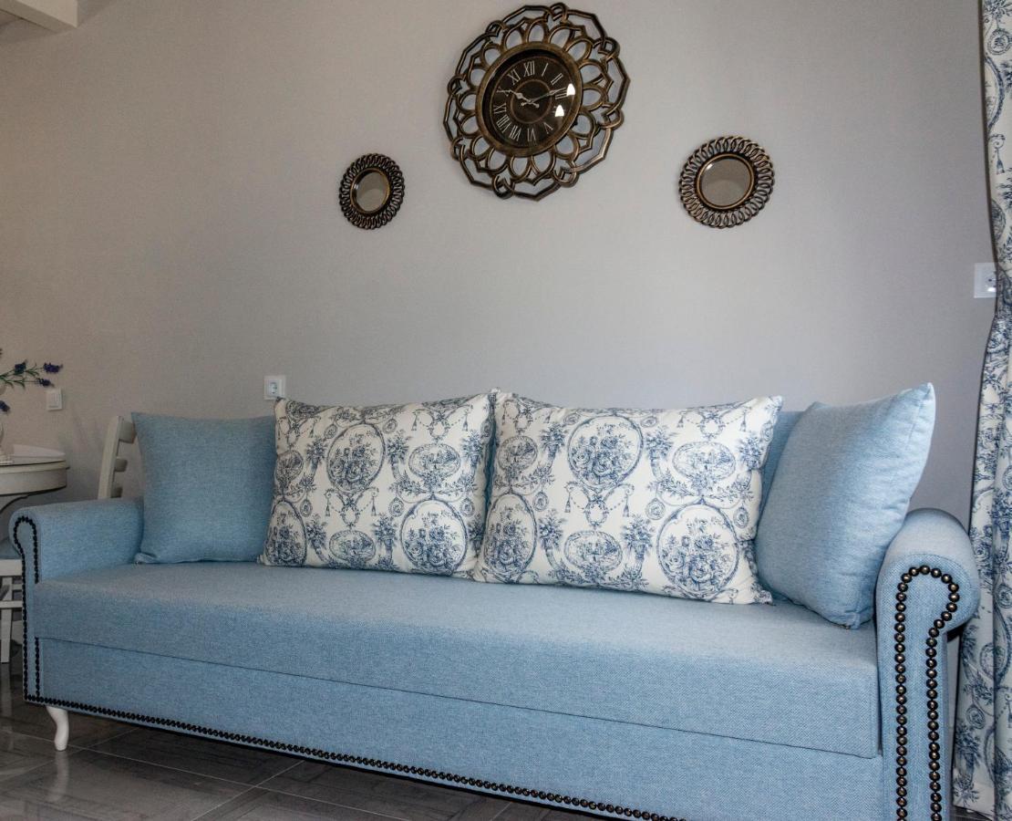 ניאה מודאניה Nafsika Suites (Adults Only) מראה חיצוני תמונה