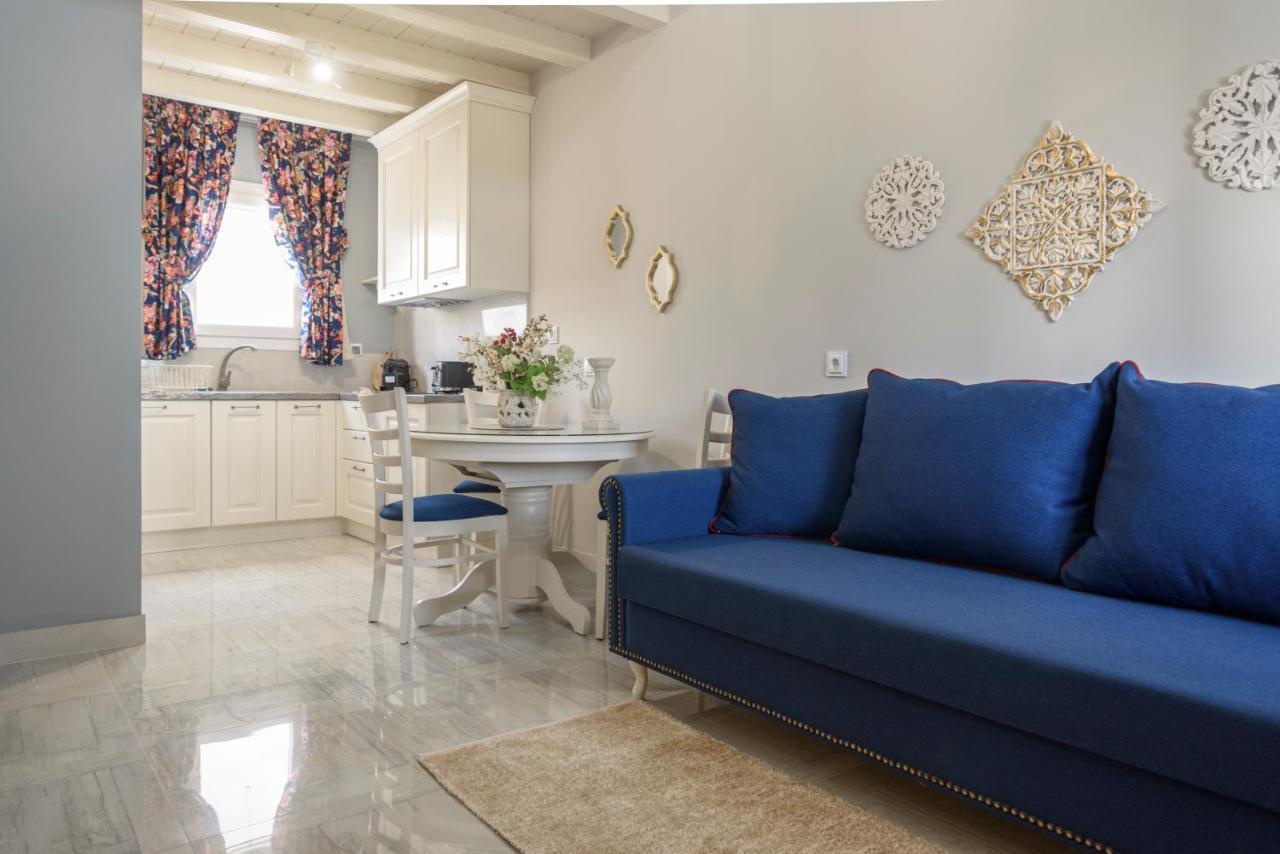 ניאה מודאניה Nafsika Suites (Adults Only) מראה חיצוני תמונה